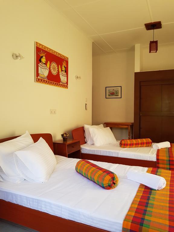 Knight'S Heaven Apartman Kandy Kültér fotó